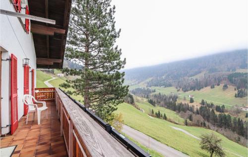 Beautiful Apartment In Blons W/