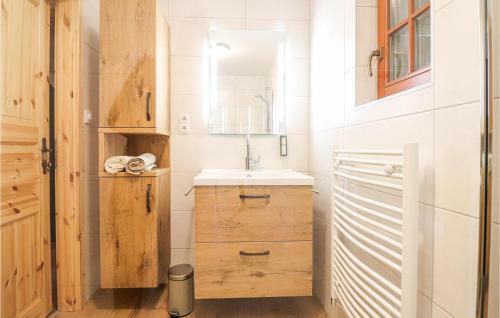 Awesome Home In Deutsch Sch�tzen W/