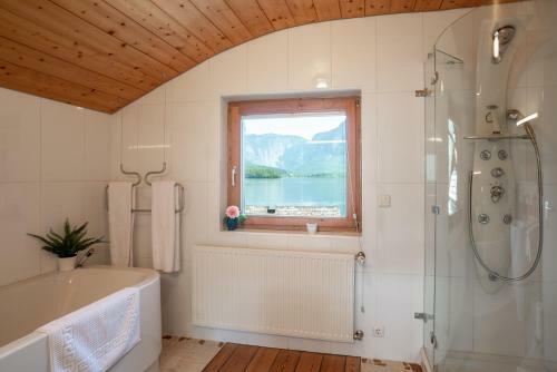 Lakeview Apartment