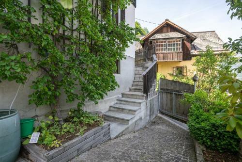 Lakeview Apartment