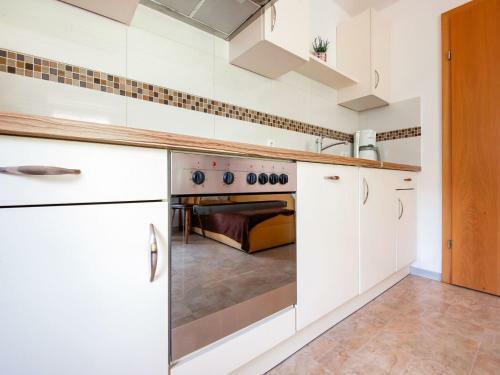 Attractive Apartment In Hainzenberg With Ski Storage