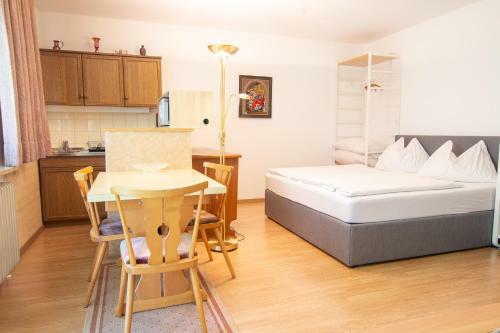 Apartamento Studio 25 Low Budget In Kaprun F�r 3 Personen