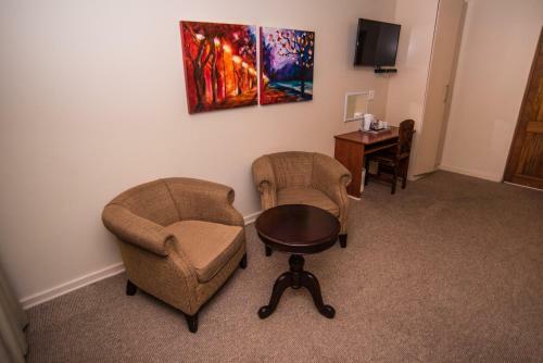 Hostal Adelante Lodge