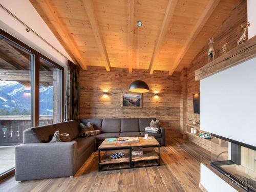 Luxury Chalet With 4 Bathrooms, Near A Small Slope