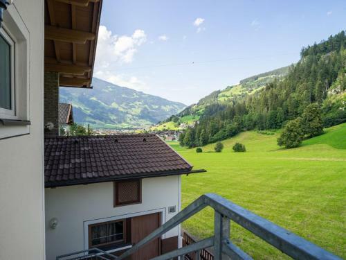 Simplistic Apartment In Ramsau Im Zillertal With Ski-storage