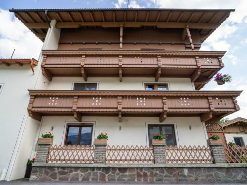 Simplistic Apartment In Ramsau Im Zillertal With Ski-storage