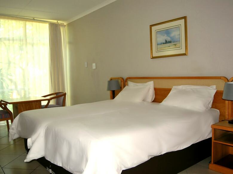Safari Lodge Hotel & Convention Centre