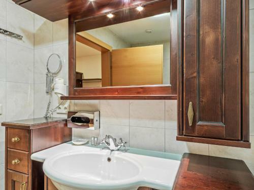 Lovely Apartment In Zwieselstein With Balcony