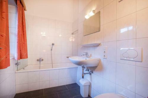 Chalet Sch�neben Bauernhaus Oostzijde