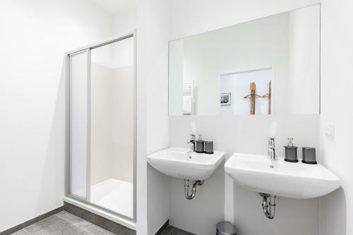 West Apartments - Contactless Check-in