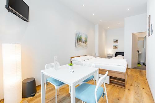 West Apartments - Contactless Check-in