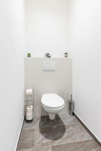 West Apartments - Contactless Check-in