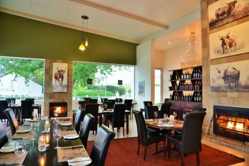 Hostal Val Du Charron Guest House & Wine Estate