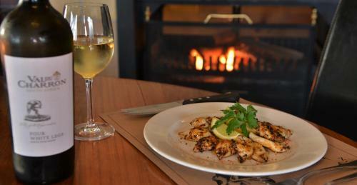 Hostal Val Du Charron Guest House & Wine Estate