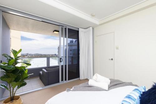 Sk2 - Charming Skyline Cbd W River Views 3 Br Private Apartment