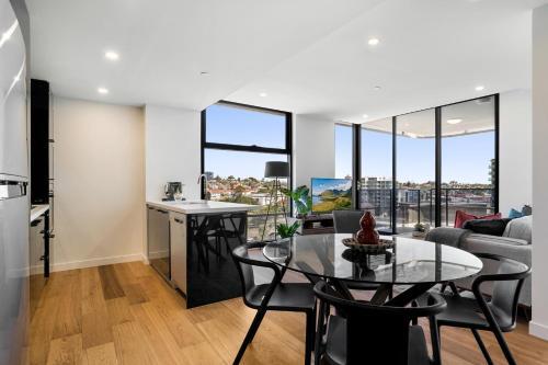 Resort-style Apartment With Balcony, Pool And Gym