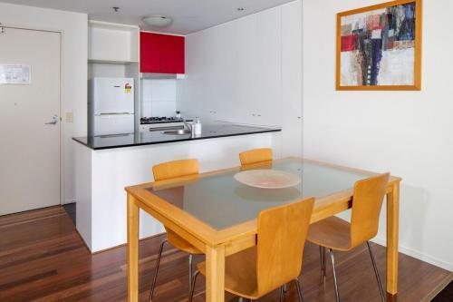 Amazing Brisbane Cbd 2 Bedroom Apartment With River Views