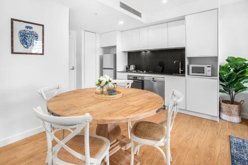 Modern 1-bed Apartment With Balcony And Leisure Area