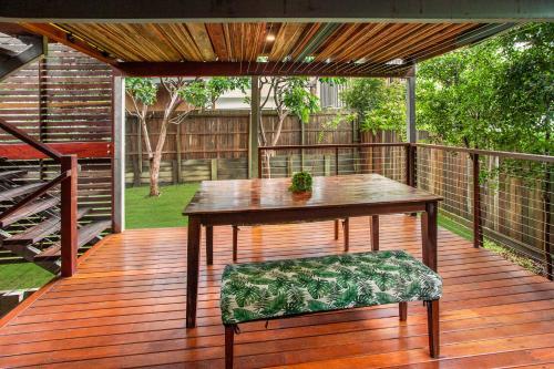 Apartamento Beautiful Family Home With Deck, Yard And Parking