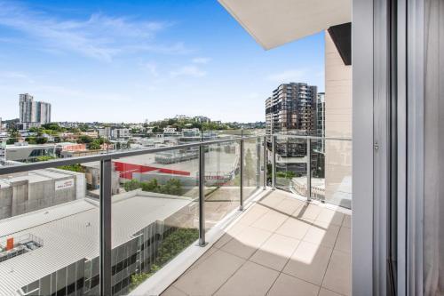 Apartamento Slick 2-bed Valley Pad With Balcony And Rooftop Pool