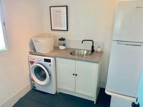 Yaringa Cottage...by The Sea