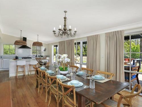 Duncraig House - Open Fireplace, Spa, Pet Friendly