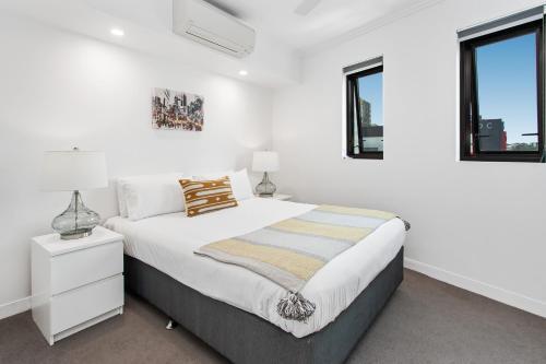 Rooftop Pool, Bbq And Gym At Chic Valley Apartment