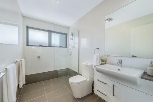 Sedgley Place - Executive 2br Terrace Home On The Park