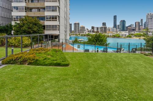 Apartamento Riverside Studio With Pool, Gym And Parking Near Cbd