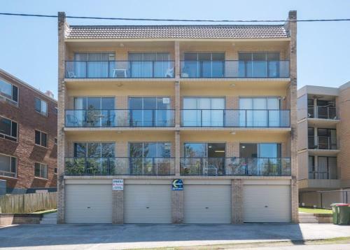 Apartamento Moondara Unit 2, 21 Bulcock Beach Esplanade, Bulcock Beach