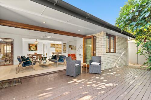 Florida On Carlyle Street