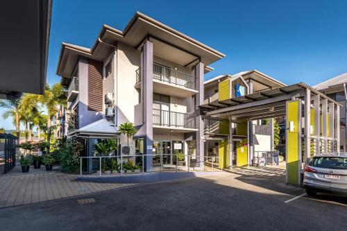 Centrally Located Apartment 1020