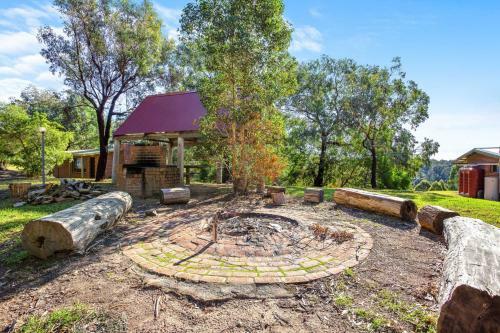 Braeside Cabin One - Pinkwood