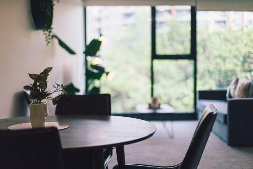 "mid Night" Apartment Canberra City Onsite Parking