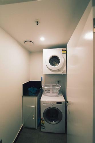 "mid Night" Apartment Canberra City Onsite Parking