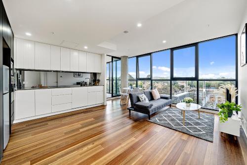 Executive City-centre Apartment With Parking