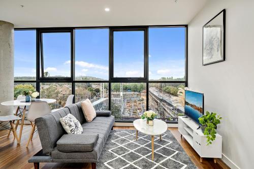 Executive City-centre Apartment With Parking