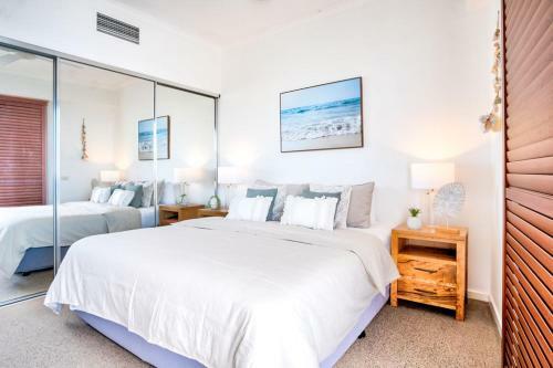 Apartamento Top Floor Kings Beach Views With Private Rooftop Terrace With Spa Bath