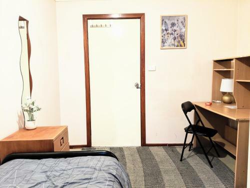 Budget Clayton Homestay