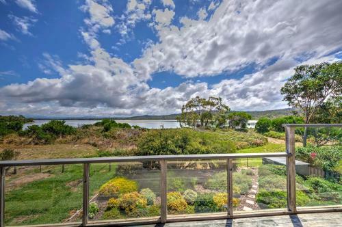 Swan Cove