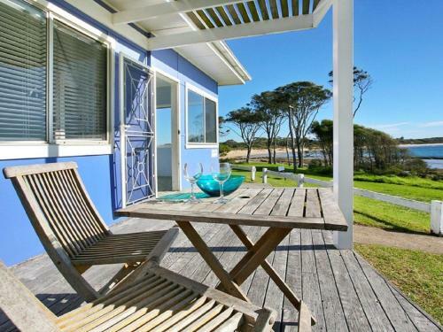 Ocean Blue Apartment One - Oceanfront Apartment