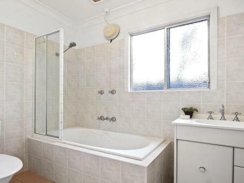 Sea Shack - Renovated 1950's Beach House