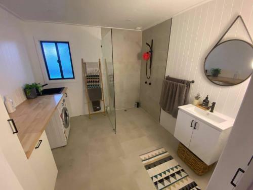 Coolum Beach Hidden Gem With Pool, Wifi, Netflix