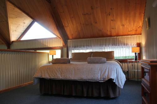 Hillview Chalet
