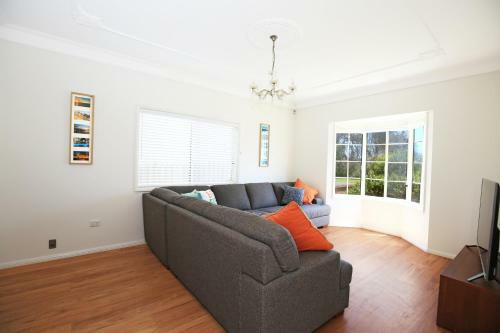 The Crescent - Pet Friendly - 1 Min To Beach