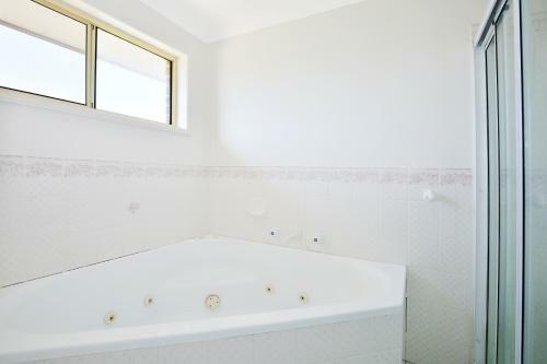 The Crescent - Pet Friendly - 1 Min To Beach