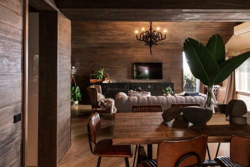 Hardwood House