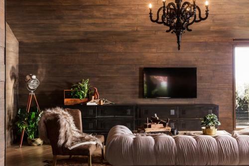 Hardwood House