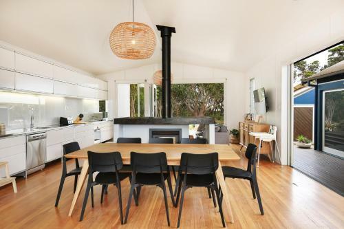 Ayana Beach House - Pet Friendly - Opposite Beach