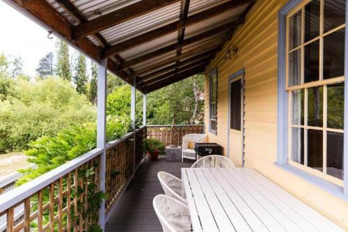 Splinters Cottage - Lakeside Retreat